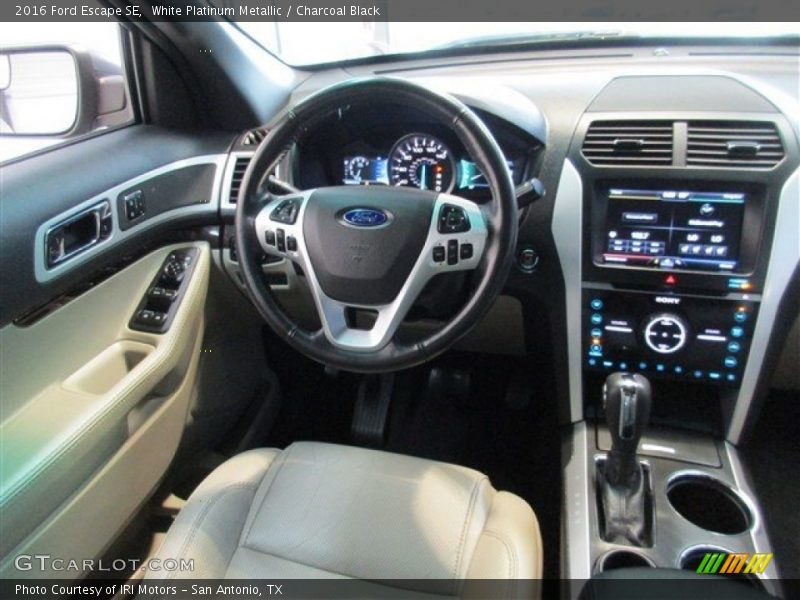 White Platinum Metallic / Charcoal Black 2016 Ford Escape SE