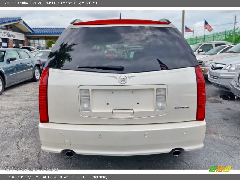 White Diamond / Light Neutral 2005 Cadillac SRX V6