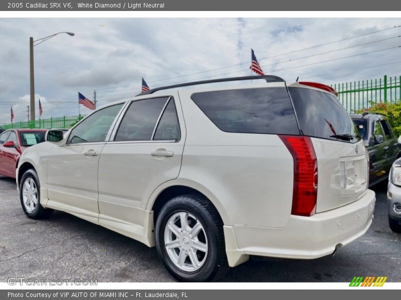 White Diamond / Light Neutral 2005 Cadillac SRX V6