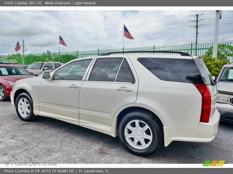 White Diamond / Light Neutral 2005 Cadillac SRX V6