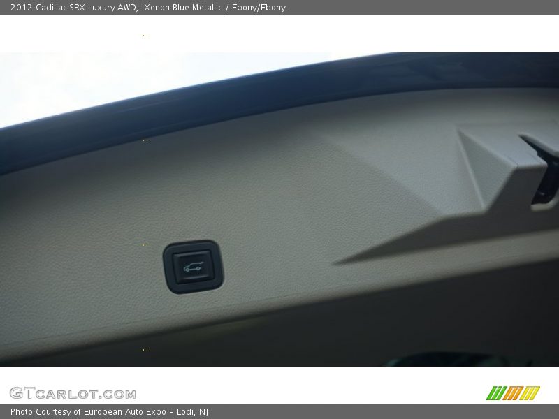 Xenon Blue Metallic / Ebony/Ebony 2012 Cadillac SRX Luxury AWD