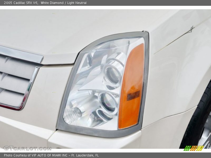 White Diamond / Light Neutral 2005 Cadillac SRX V6