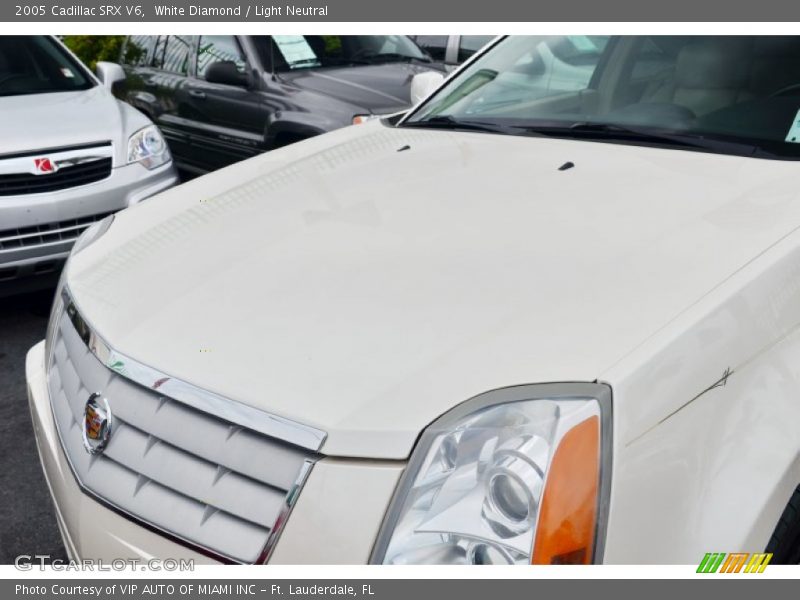 White Diamond / Light Neutral 2005 Cadillac SRX V6