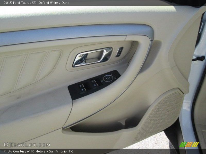 Oxford White / Dune 2015 Ford Taurus SE