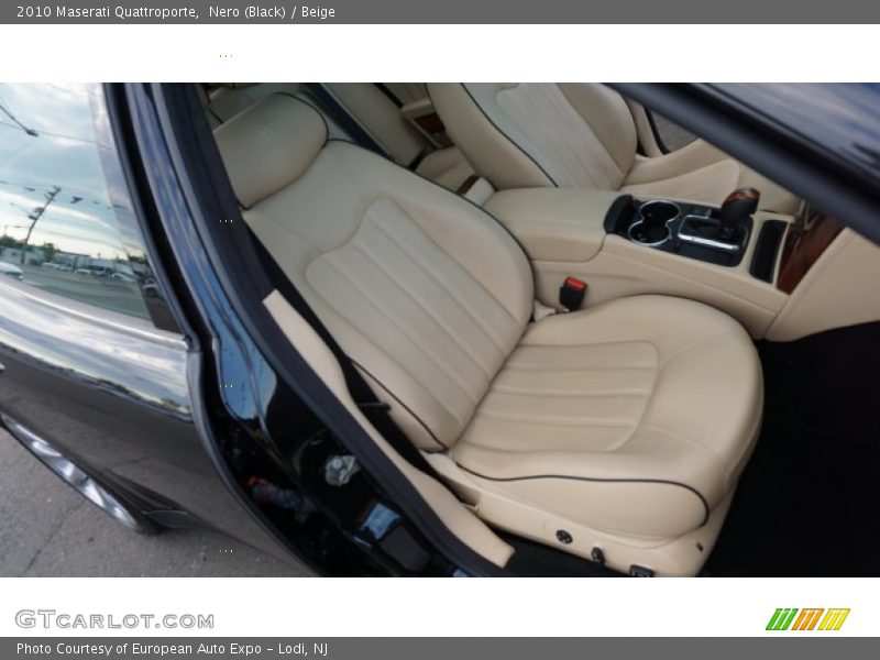 Nero (Black) / Beige 2010 Maserati Quattroporte