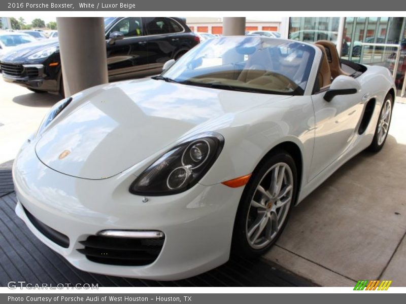 Front 3/4 View of 2016 Boxster 