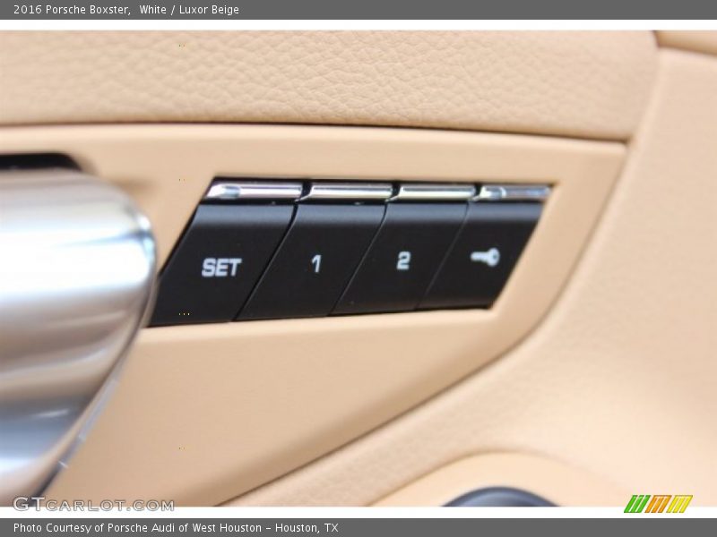 Controls of 2016 Boxster 