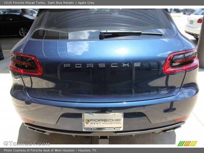 Dark Blue Metallic / Agate Grey 2016 Porsche Macan Turbo