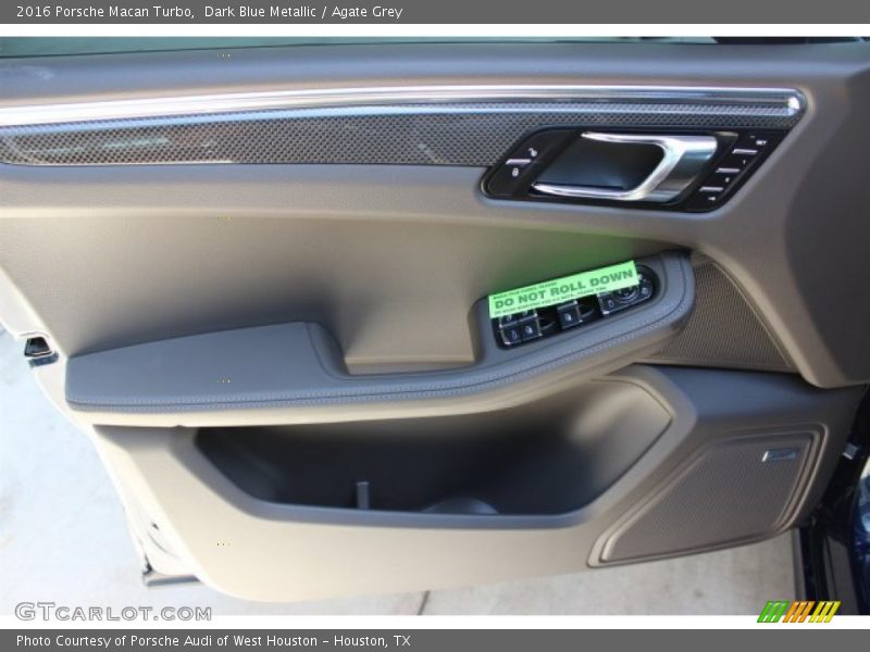 Dark Blue Metallic / Agate Grey 2016 Porsche Macan Turbo