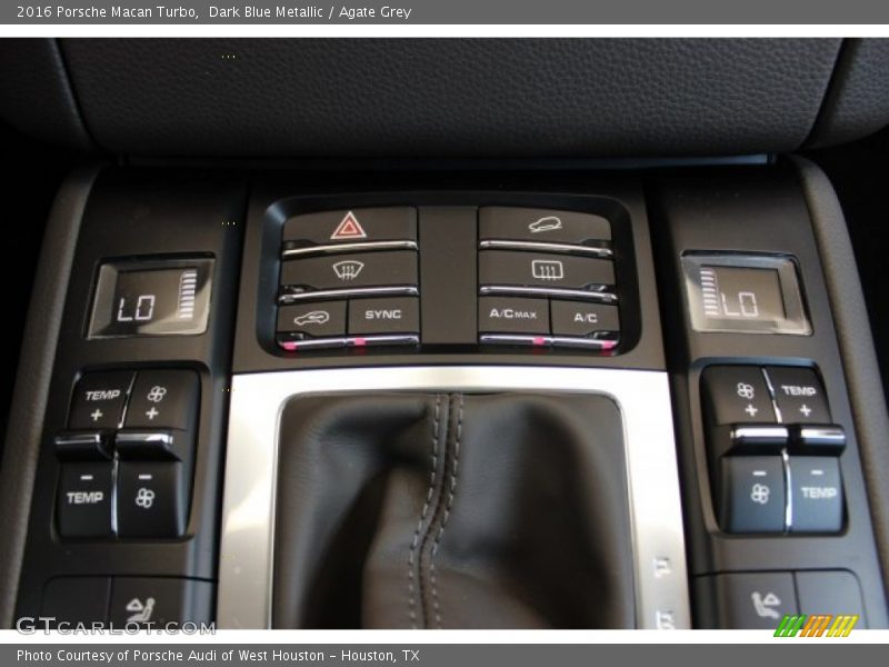 Dark Blue Metallic / Agate Grey 2016 Porsche Macan Turbo