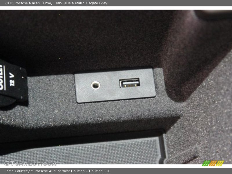 Dark Blue Metallic / Agate Grey 2016 Porsche Macan Turbo