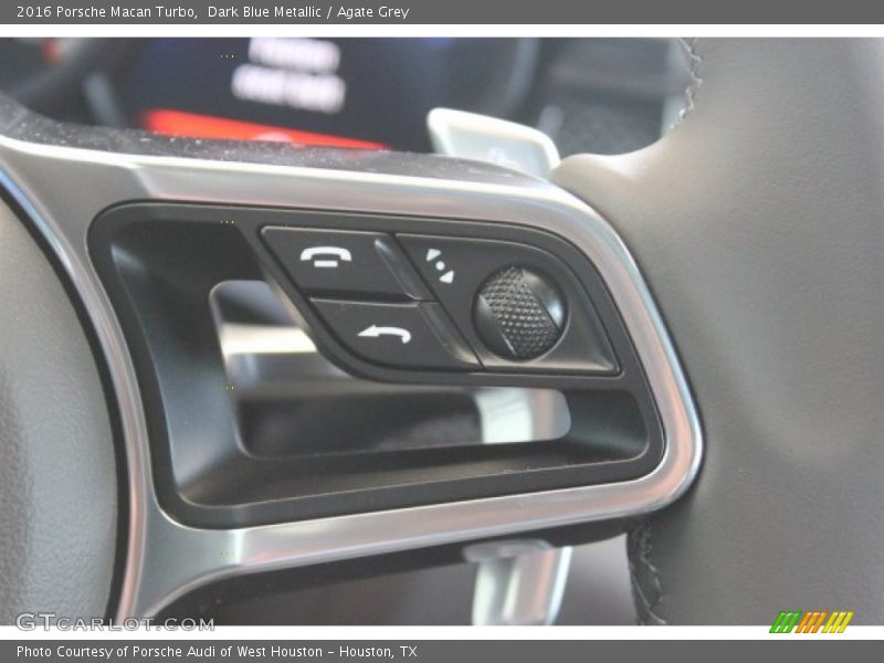 Controls of 2016 Macan Turbo