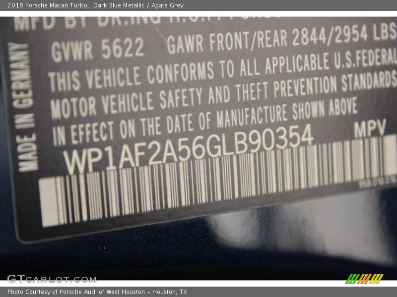 Dark Blue Metallic / Agate Grey 2016 Porsche Macan Turbo
