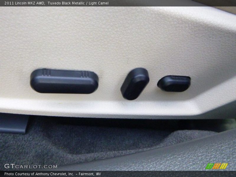 Tuxedo Black Metallic / Light Camel 2011 Lincoln MKZ AWD