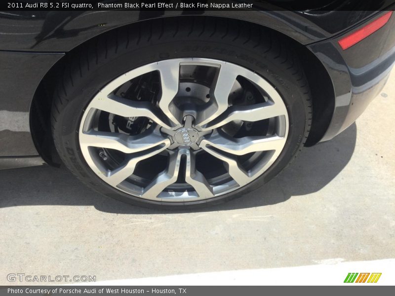 Phantom Black Pearl Effect / Black Fine Nappa Leather 2011 Audi R8 5.2 FSI quattro