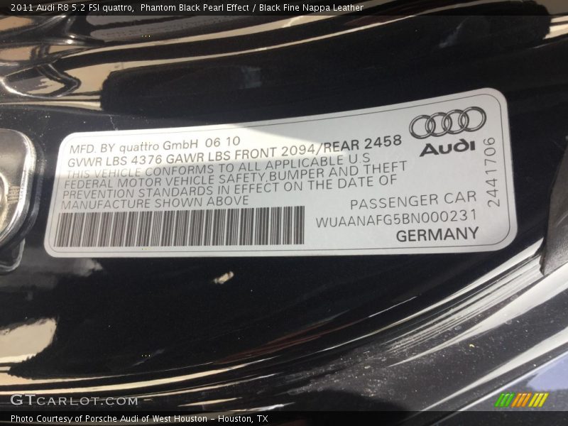 Phantom Black Pearl Effect / Black Fine Nappa Leather 2011 Audi R8 5.2 FSI quattro