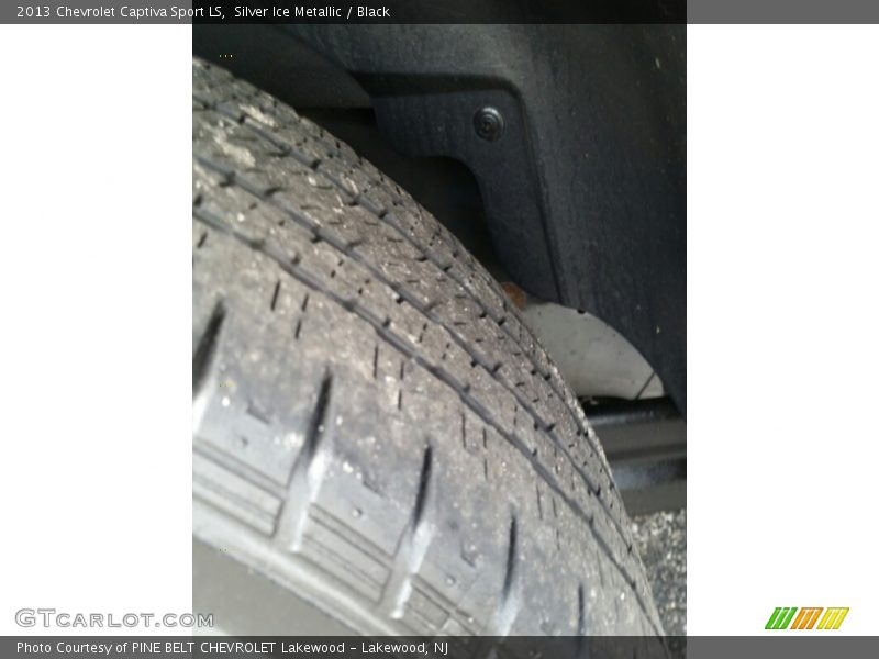 Silver Ice Metallic / Black 2013 Chevrolet Captiva Sport LS