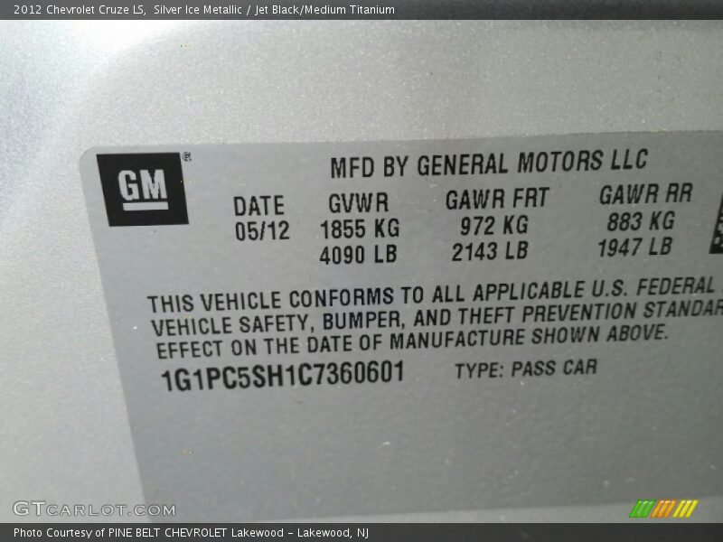 Silver Ice Metallic / Jet Black/Medium Titanium 2012 Chevrolet Cruze LS