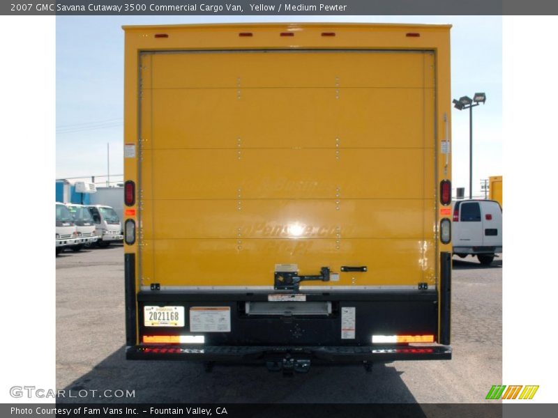 Yellow / Medium Pewter 2007 GMC Savana Cutaway 3500 Commercial Cargo Van