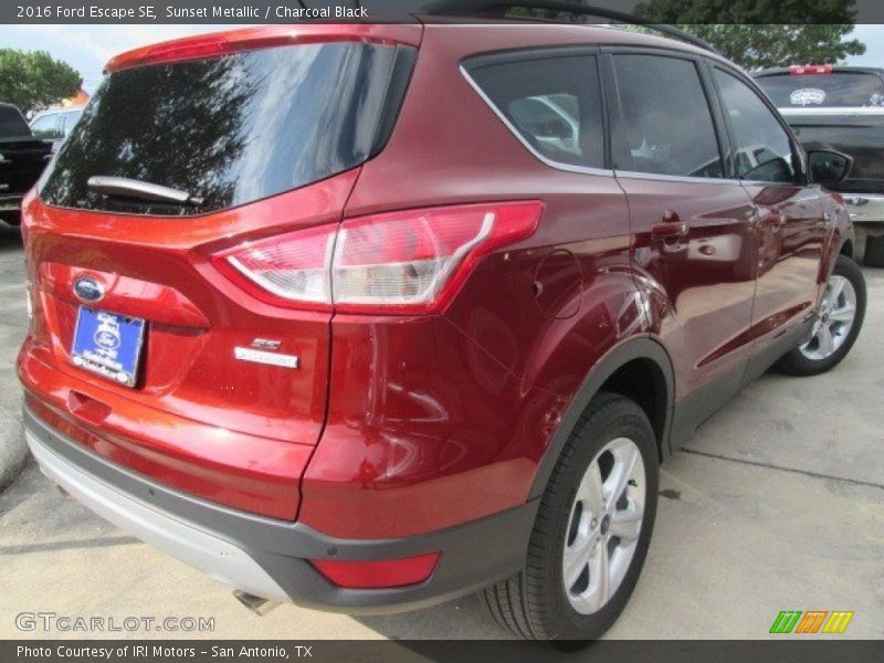 Sunset Metallic / Charcoal Black 2016 Ford Escape SE