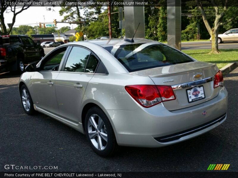 Champagne Silver Metallic / Cocoa/Light Neutral 2016 Chevrolet Cruze Limited LT