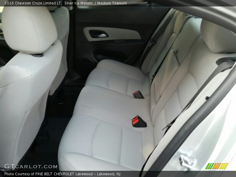 Silver Ice Metallic / Medium Titanium 2016 Chevrolet Cruze Limited LT