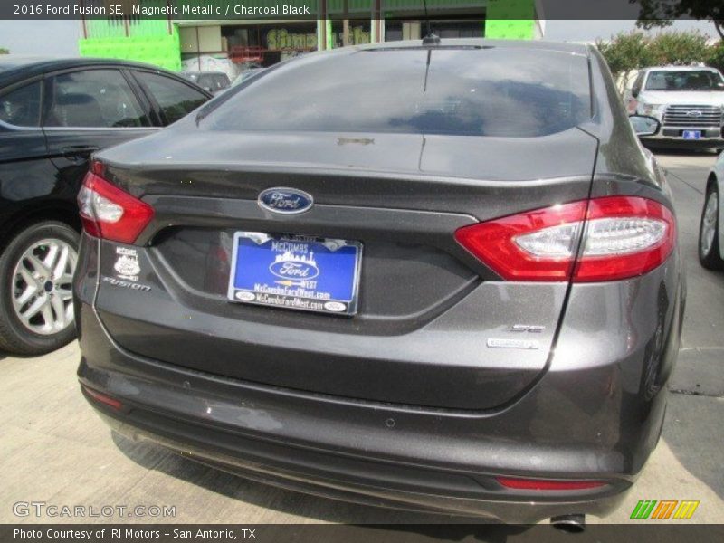 Magnetic Metallic / Charcoal Black 2016 Ford Fusion SE