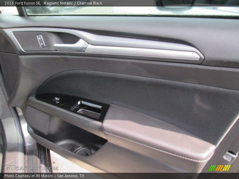 Magnetic Metallic / Charcoal Black 2016 Ford Fusion SE