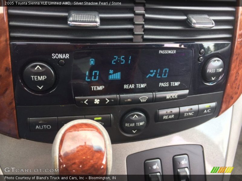 Silver Shadow Pearl / Stone 2005 Toyota Sienna XLE Limited AWD