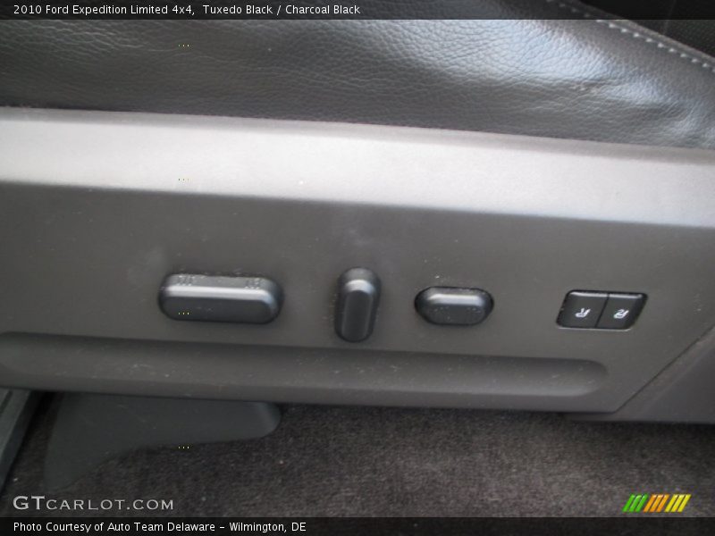 Tuxedo Black / Charcoal Black 2010 Ford Expedition Limited 4x4
