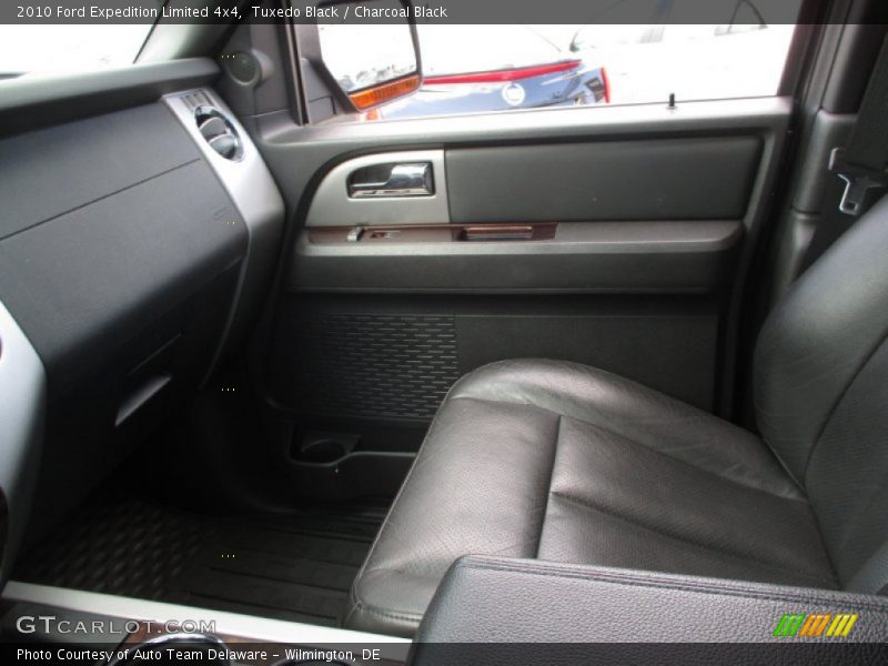 Tuxedo Black / Charcoal Black 2010 Ford Expedition Limited 4x4