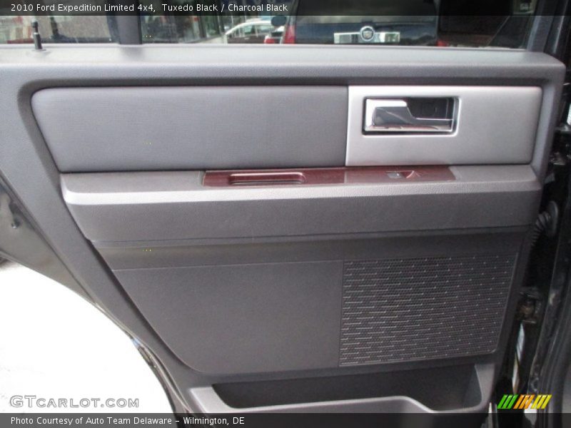Tuxedo Black / Charcoal Black 2010 Ford Expedition Limited 4x4