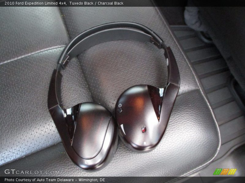 Tuxedo Black / Charcoal Black 2010 Ford Expedition Limited 4x4