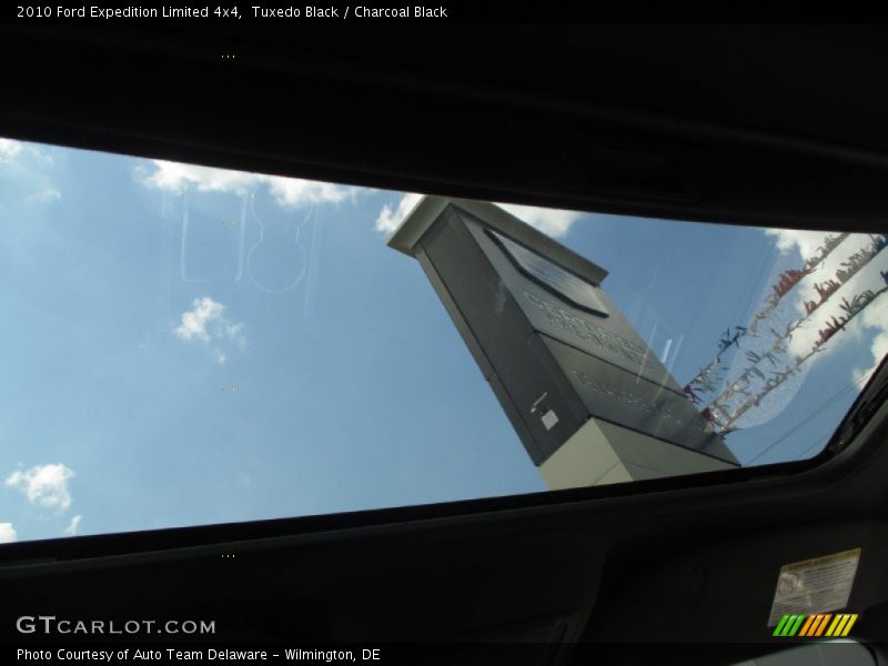 Tuxedo Black / Charcoal Black 2010 Ford Expedition Limited 4x4