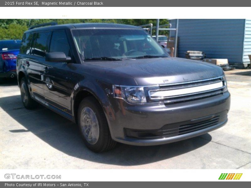 Magnetic Metallic / Charcoal Black 2015 Ford Flex SE