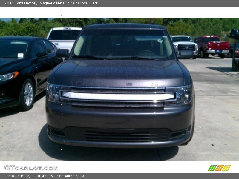 Magnetic Metallic / Charcoal Black 2015 Ford Flex SE