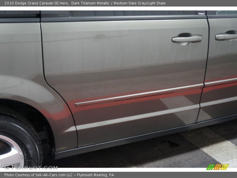 Dark Titanium Metallic / Medium Slate Gray/Light Shale 2010 Dodge Grand Caravan SE Hero