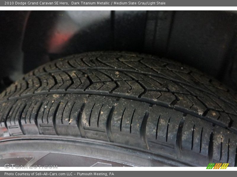 Dark Titanium Metallic / Medium Slate Gray/Light Shale 2010 Dodge Grand Caravan SE Hero