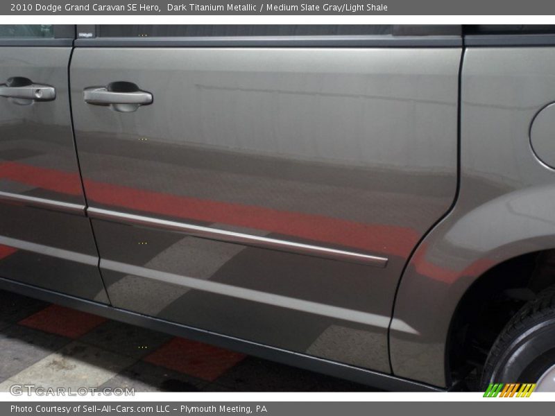 Dark Titanium Metallic / Medium Slate Gray/Light Shale 2010 Dodge Grand Caravan SE Hero