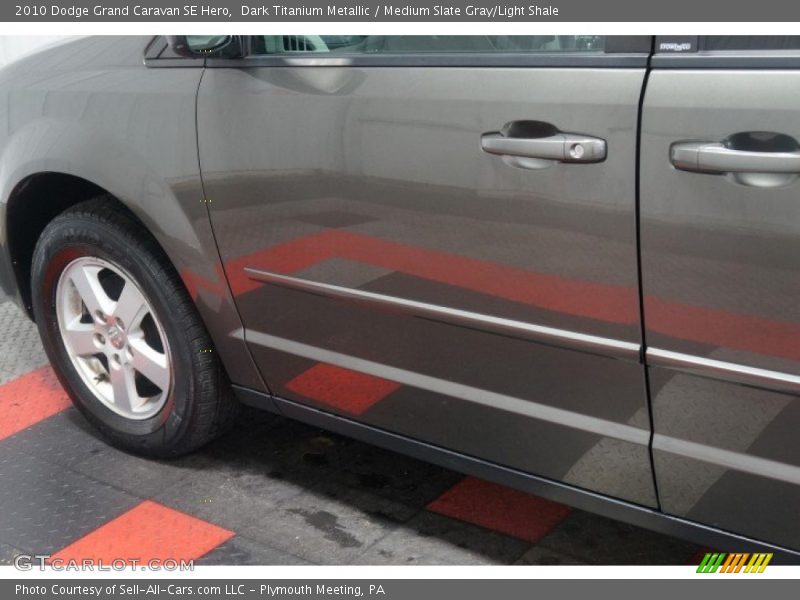 Dark Titanium Metallic / Medium Slate Gray/Light Shale 2010 Dodge Grand Caravan SE Hero