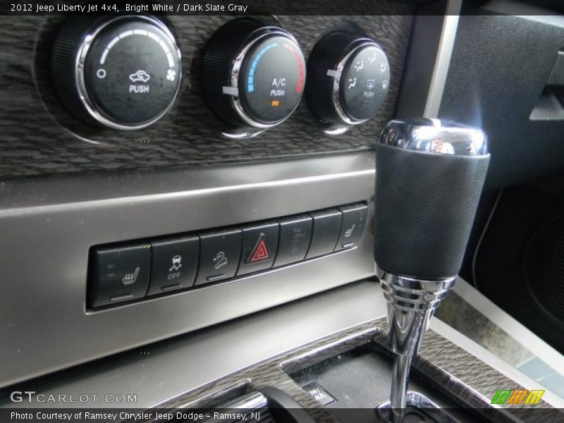 Bright White / Dark Slate Gray 2012 Jeep Liberty Jet 4x4