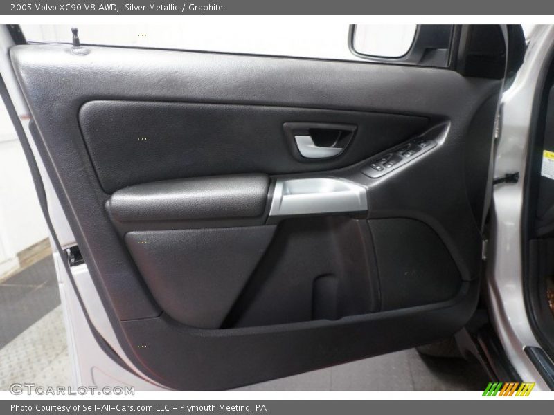 Silver Metallic / Graphite 2005 Volvo XC90 V8 AWD