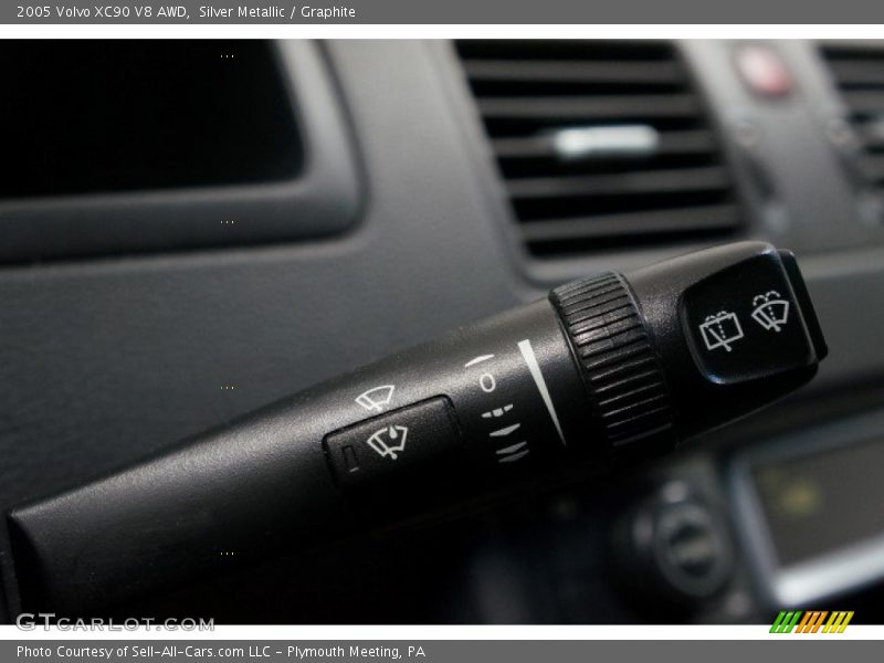 Silver Metallic / Graphite 2005 Volvo XC90 V8 AWD