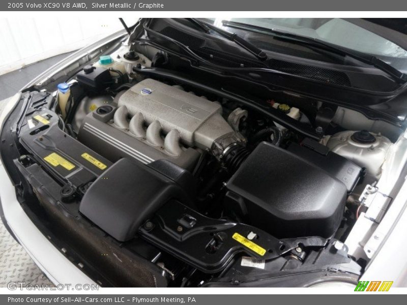 Silver Metallic / Graphite 2005 Volvo XC90 V8 AWD