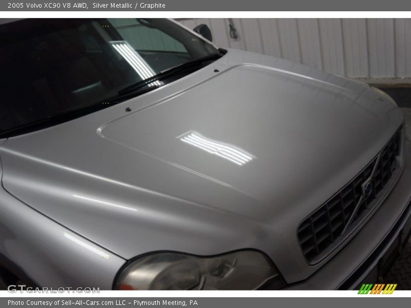Silver Metallic / Graphite 2005 Volvo XC90 V8 AWD