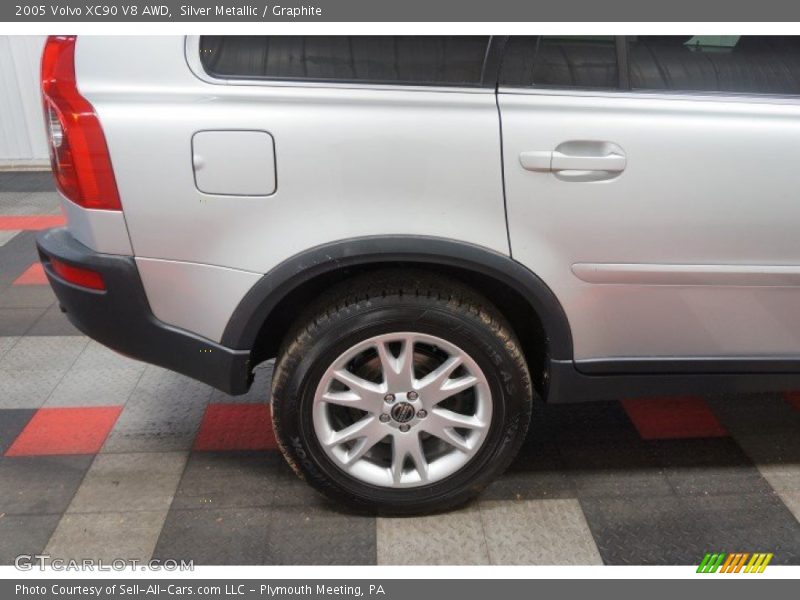 Silver Metallic / Graphite 2005 Volvo XC90 V8 AWD