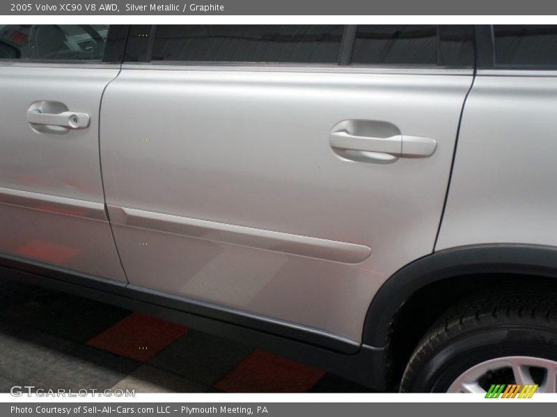 Silver Metallic / Graphite 2005 Volvo XC90 V8 AWD