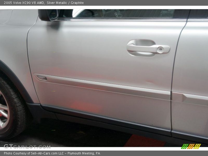 Silver Metallic / Graphite 2005 Volvo XC90 V8 AWD