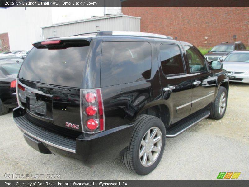 Onyx Black / Ebony 2009 GMC Yukon Denali AWD