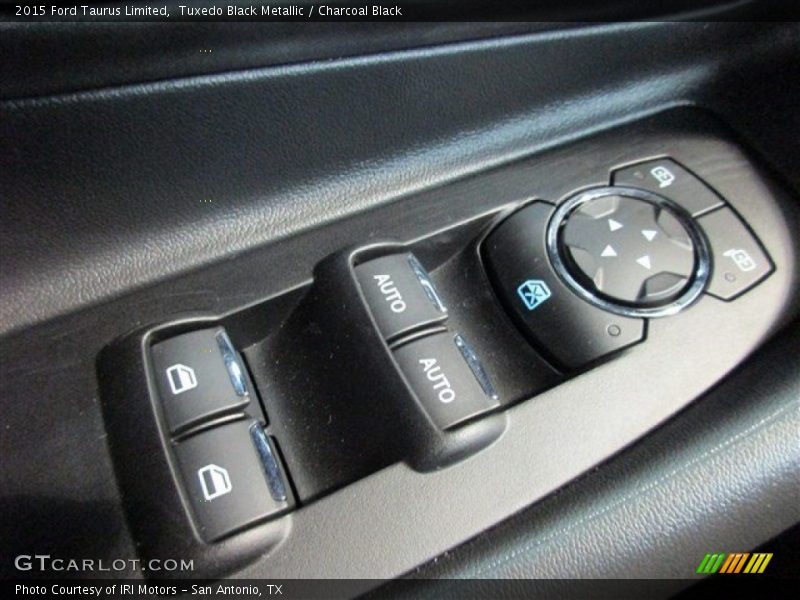 Tuxedo Black Metallic / Charcoal Black 2015 Ford Taurus Limited